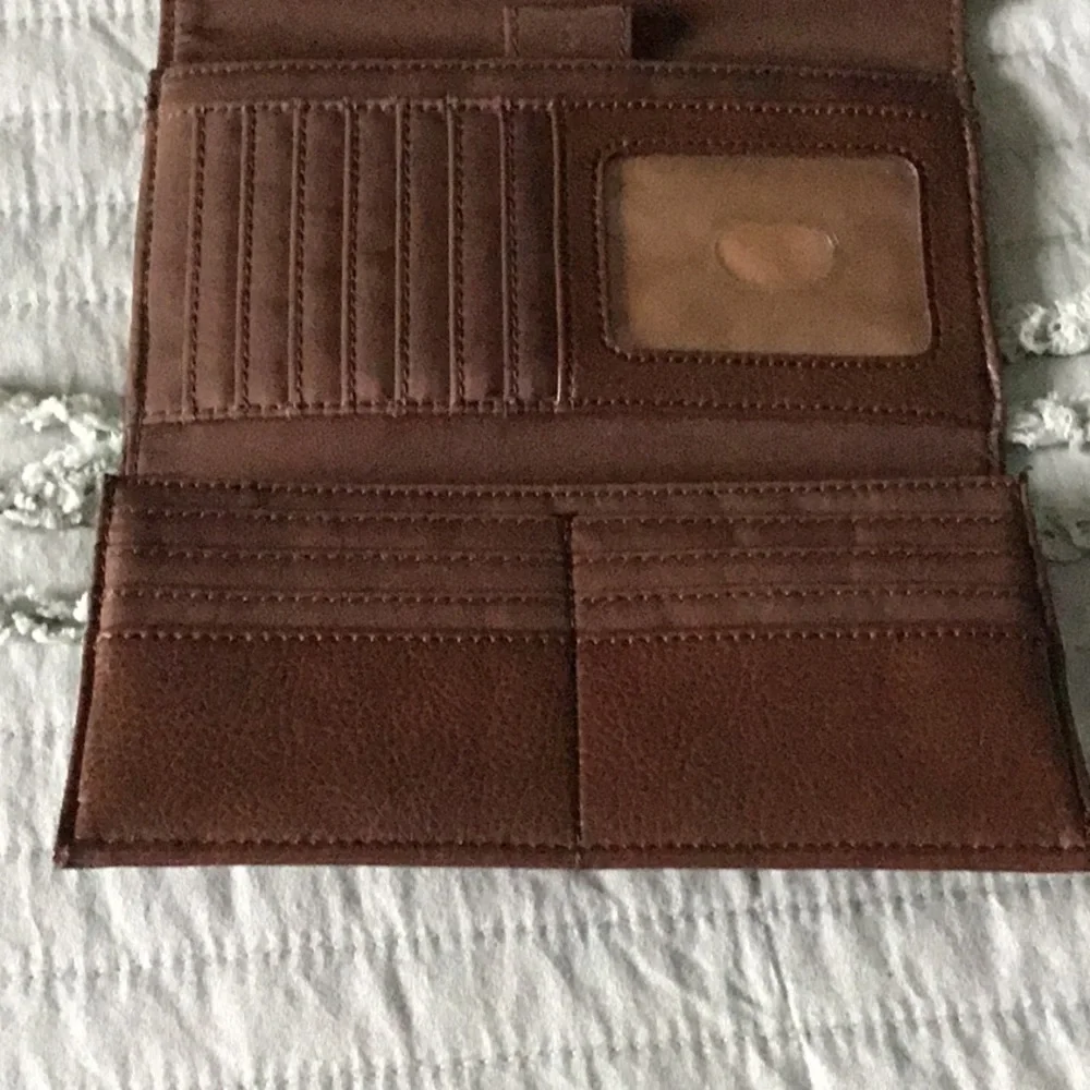 Nine & Company Timeless Classic Chocolate Brown Full Size Wallet 15 Card Slots